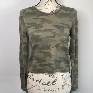 American eagle long sleeve camo crop top